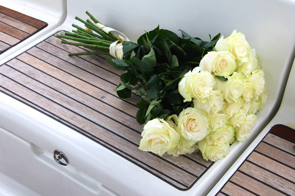 bouquet roses blanches longues tiges