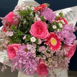 bouquet de fleurs romantique Love amour confectionné par Monceau Fleurs Nantes