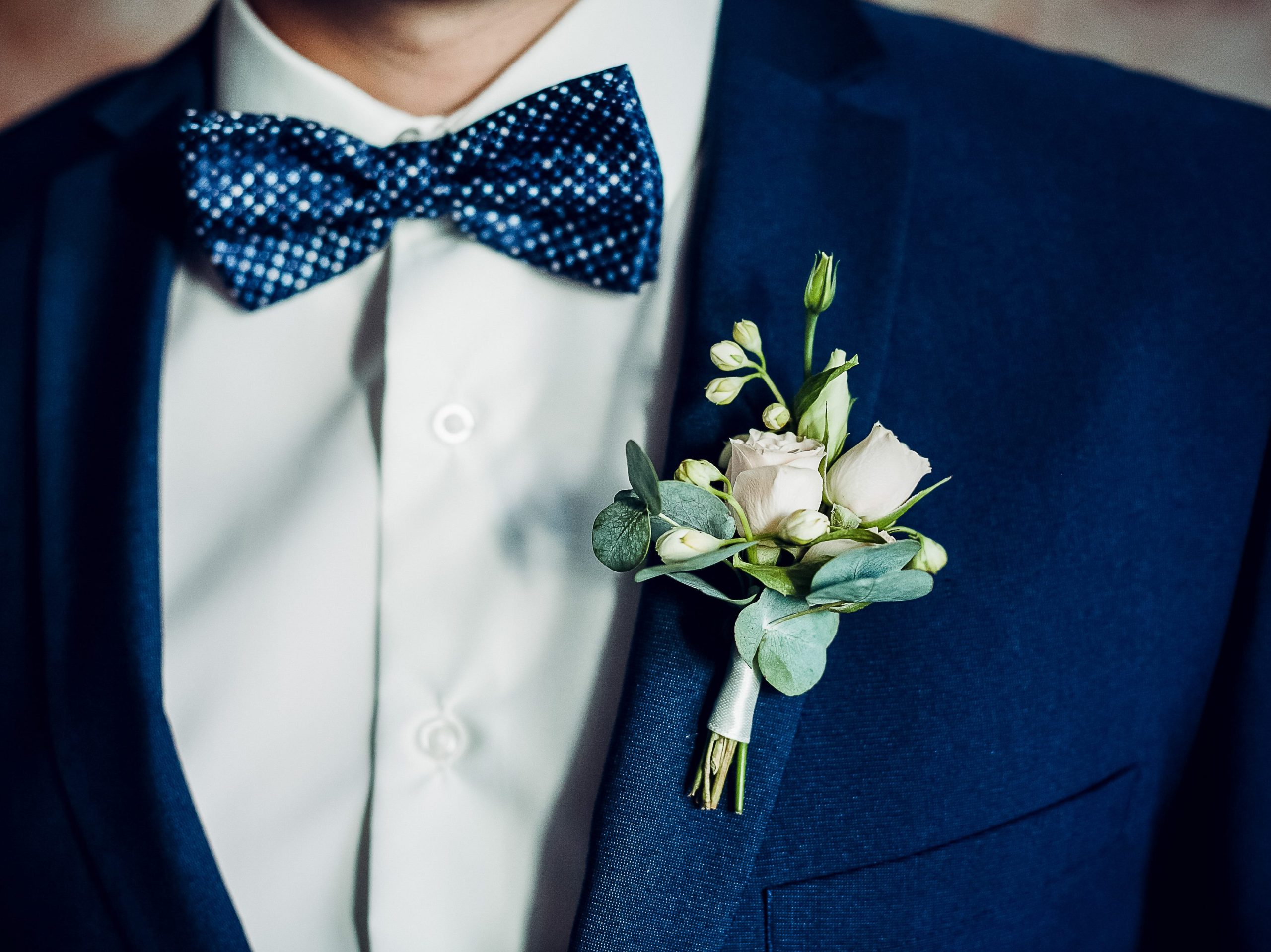 Boutonnière de marié réalisé par Monceau Fleurs Nantes